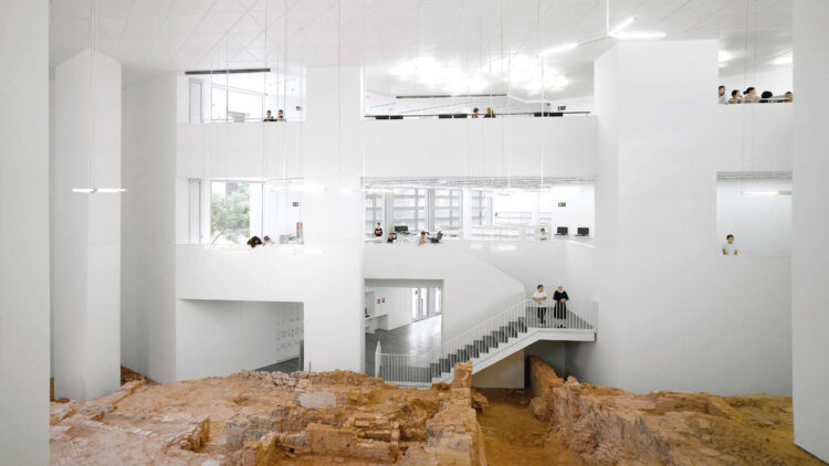 bibliotecas-ceuta-faro-cultural-colaboracion-angel-ruiz