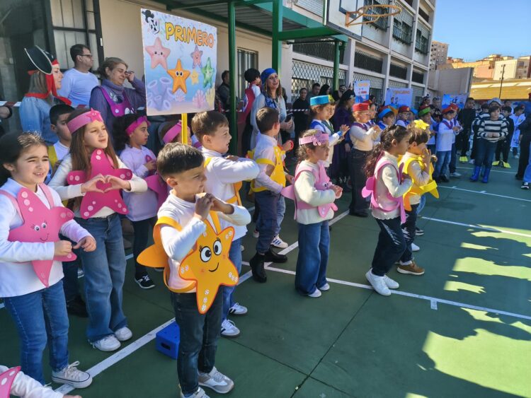 ceip-vicente-aleixandre-transforma-oceano-color-diversion-carnaval-5