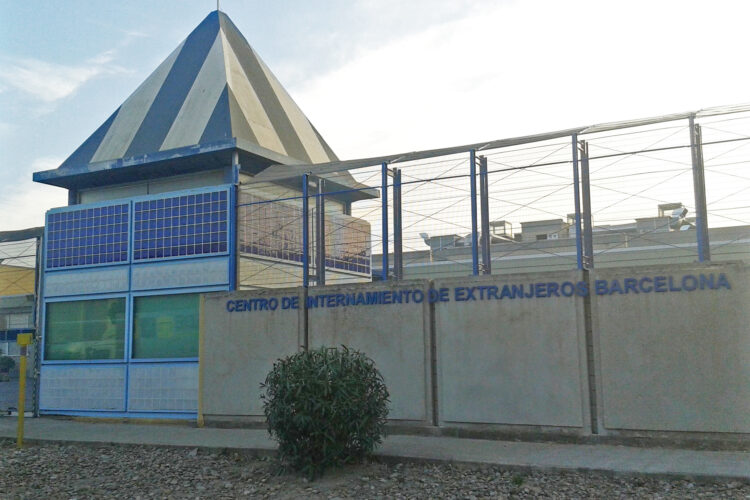 centro-internamiento-extranjeros-barcelona