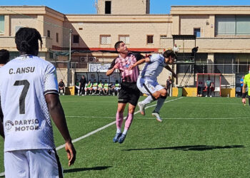 ceuta-b-conforma-punto-duelo-altura