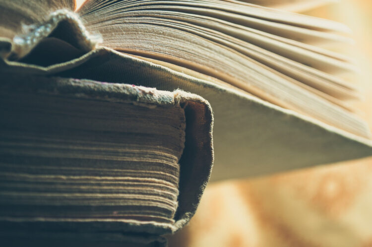 cobrar-fe-reflexion-certificados-sacramentales-falta-digitalizacion-iglesia