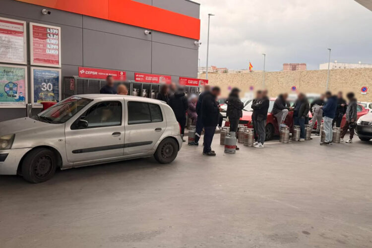 colas-comprar-bombona-butano-como-se-permite-esto