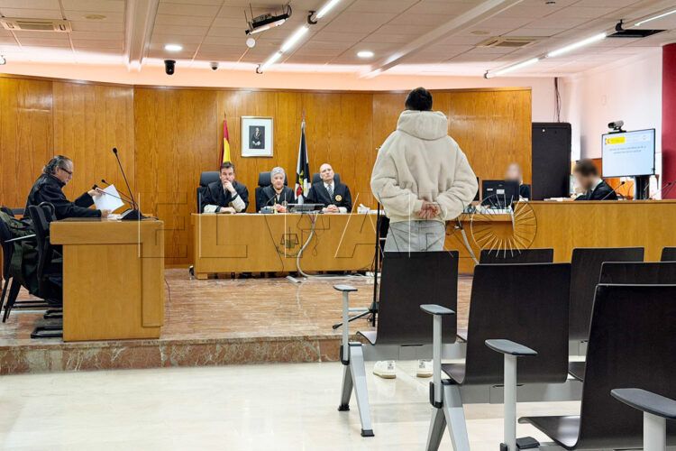 condenado-marroqui-hizo-pasar-menor-policia-descubrio-1