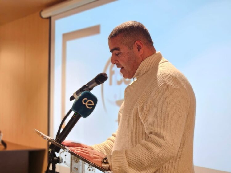 excursiones-larbi-agradece-luhay-hamido-dedicacion-compromiso-006