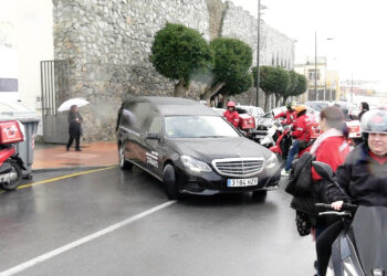 funeral-rey-pizzas-escoltado-motos-reparto