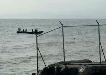 guardia-civil-rescata-inmigrantes-mar-004