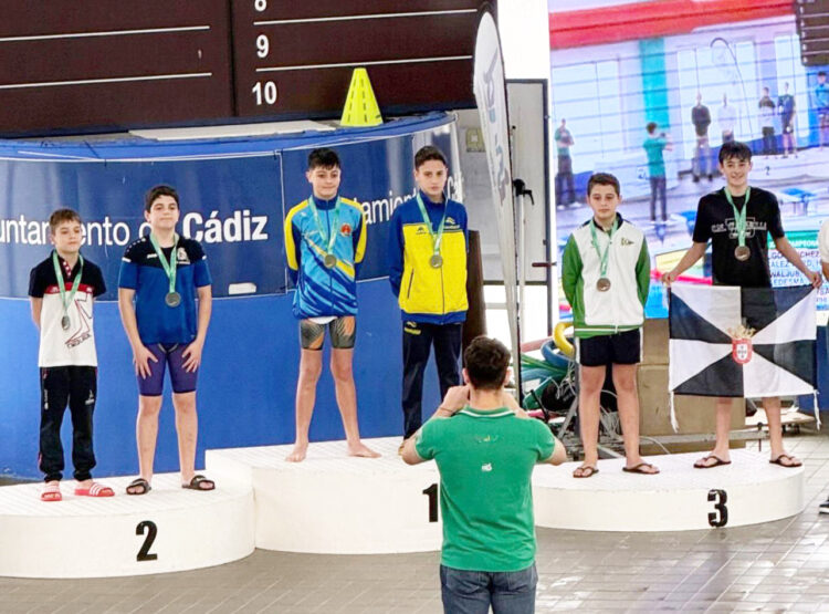 jaime-lopez-galan-nadador-record-campeonato-andalucia-infantil-2026