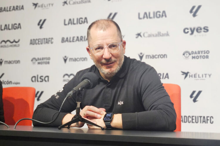 jose-juan-romero-entrenador-ad-ceuta-rueda-prensa-partido-granada-cf