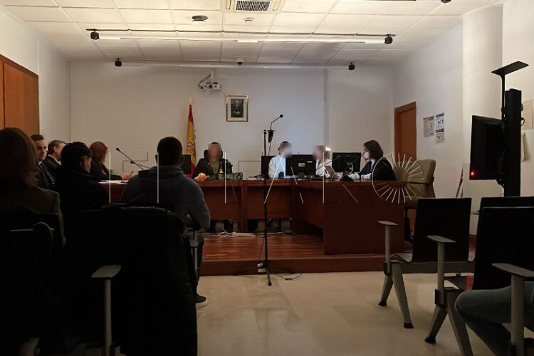 juicio-oscuras-ceuta-luz-vela-flexos