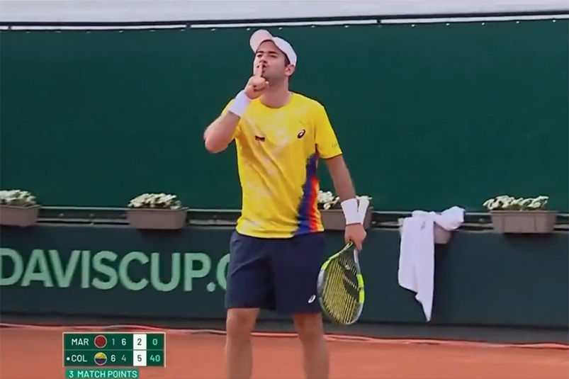 lanzan-botellas-tension-colombia-marruecos-copa-davis-2