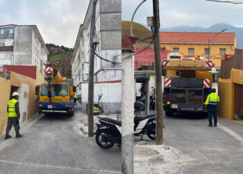 maquinaria-pesada-trabaja-monte-san-amaro-temporal