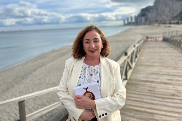 maria-jesus-corrales-trae-ceuta-novela-en-el-corazon-de-africa