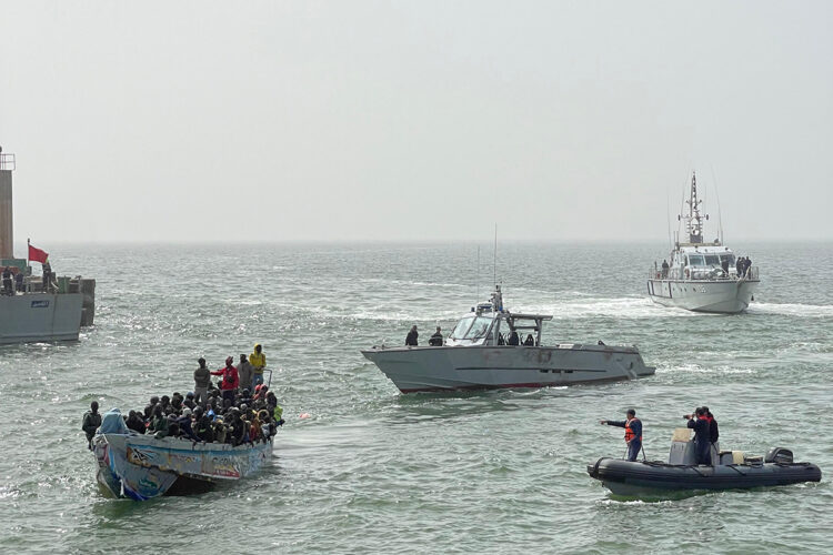 marruecos-intercepta-embarcacion-inmigrantes-rumbo-canarias