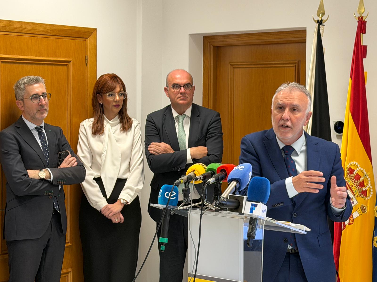 ministro-politica-territorial-angel-victor-torres-comparecencia-menores-11