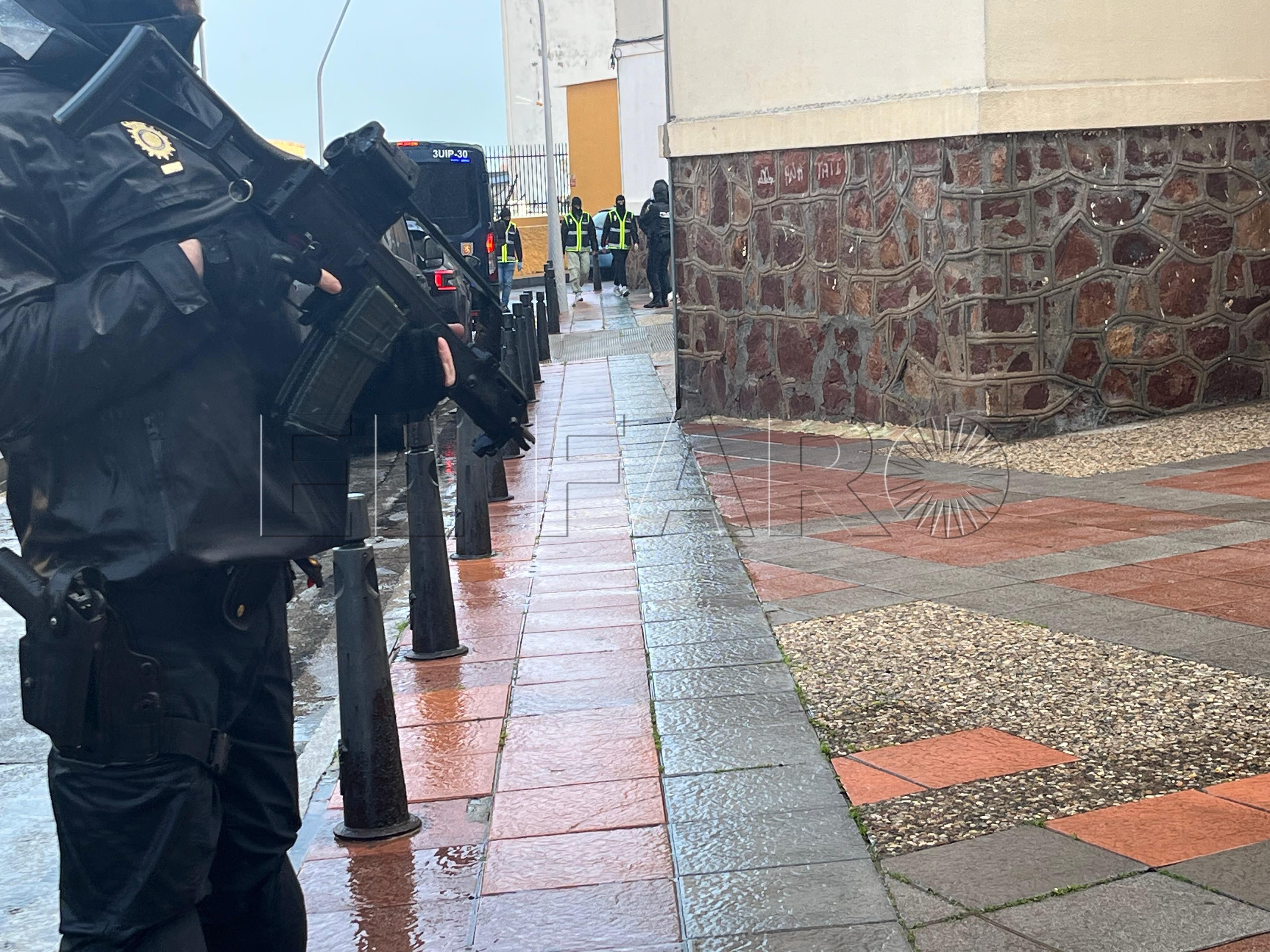 operacion-policia-nacional-registros-mixto-6