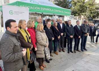 portada-aecc-envia-pregunta-humanizas-cancer