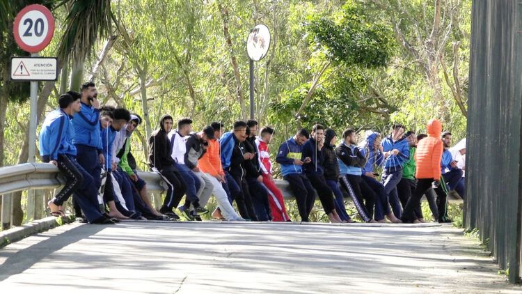 puertas-ceti-sala-espera-inmigrantes-1