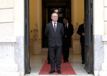 reunion-trabajo-vivas-ministro-politica-territorial-angel-victor-torres-16