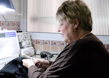 rosalia-manos-detras-muchos-disfraces-carnaval-003-portada