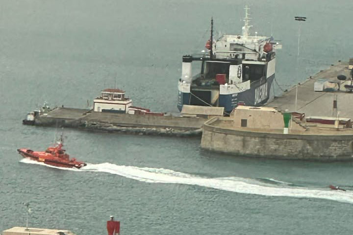 salvamento-maritimo-auxilia-zodiac-deriva-cerca-benzu-1