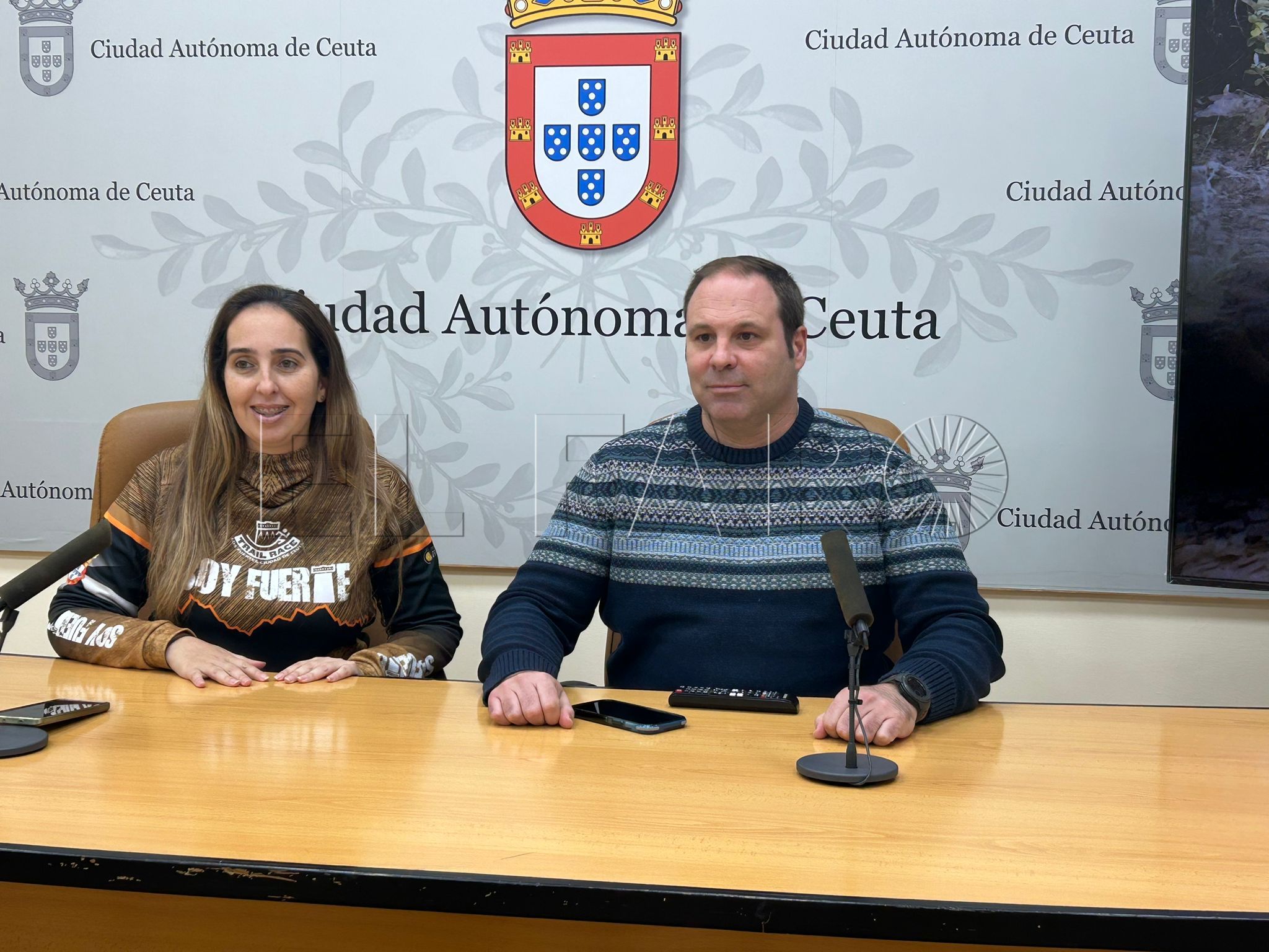 sergio-aguilera-director-general-deportes-mirfat-ahmed-presidenta-cd-los-fuertes