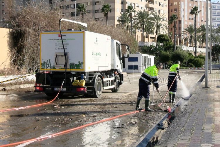 servilimpce-actua-recuperar-pista-motos-inundada