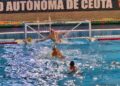 waterpolo-caballa-nada-muriendo-orilla-terrassa-001