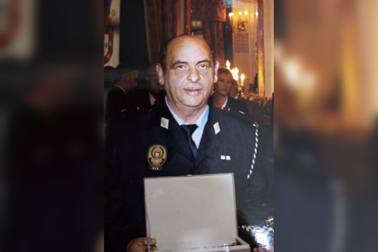 adios-juan-gil-navarro-policia-jubilado-cuidaba-jardin-poligono-virgen-africa