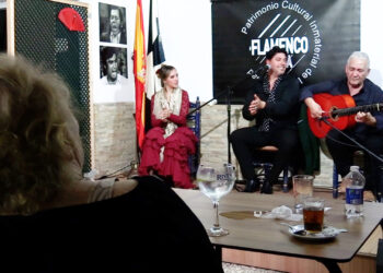 canejo-rocio-rodriguez-juanma-barbate-conquistan-tertulia-flamenca-5