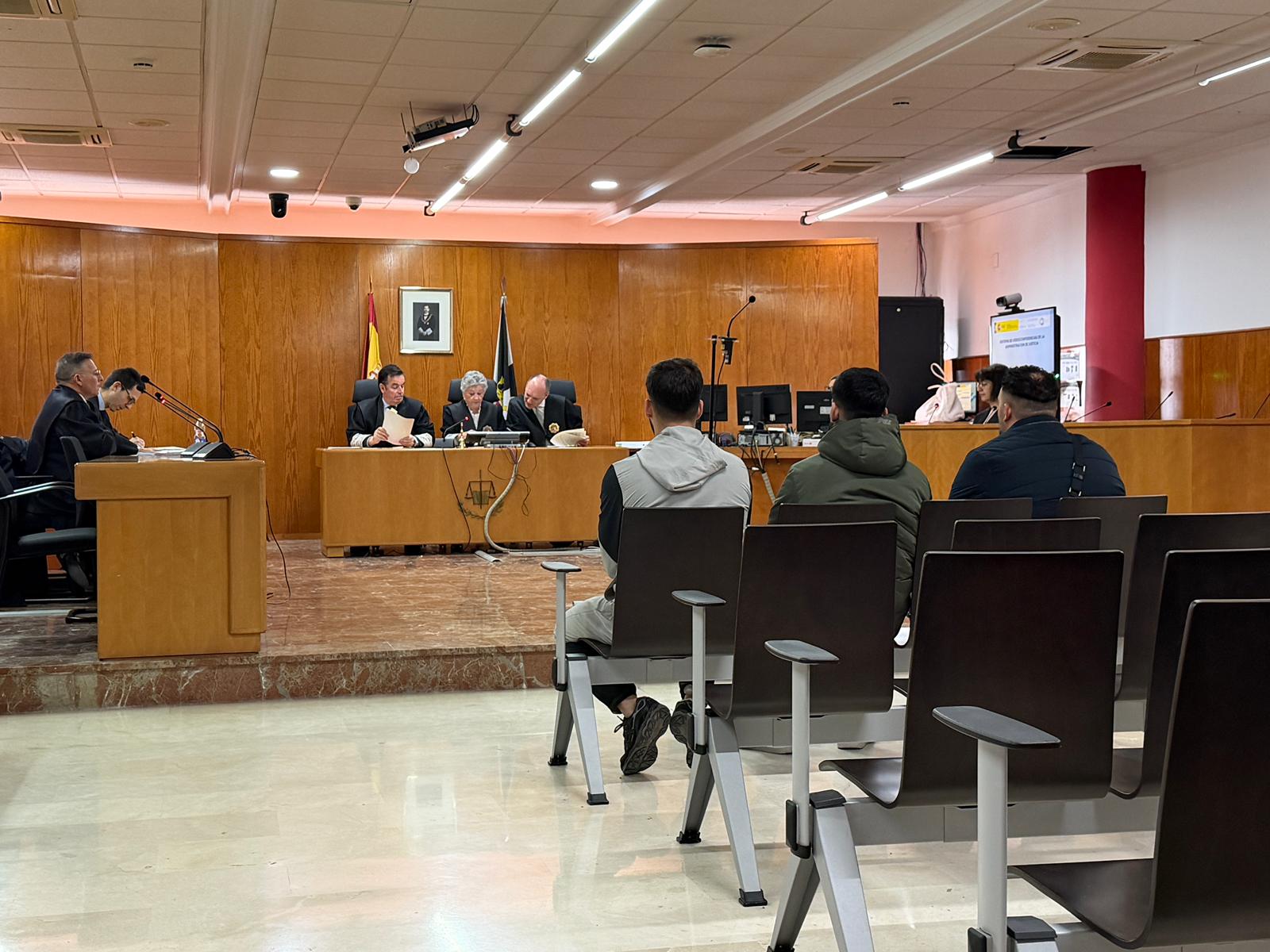 condenados-pasar-inmigrantes-tras-persecucion-marina-marroqui-guardia-civil