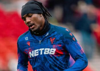 crystal-palace-no-ejecutara-compra-uche