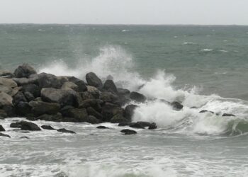 en-directo-borrasca-therese-rotaciones-linea-ceuta-algeciras-005