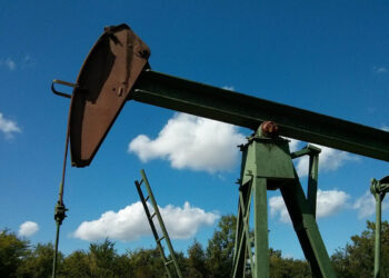 espana-resiste-golpe-petroleo