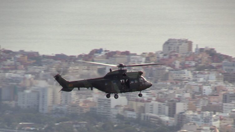 espectaculares-imagenes-ceuta-escenario-ejercicios-militares-helicoptero-3