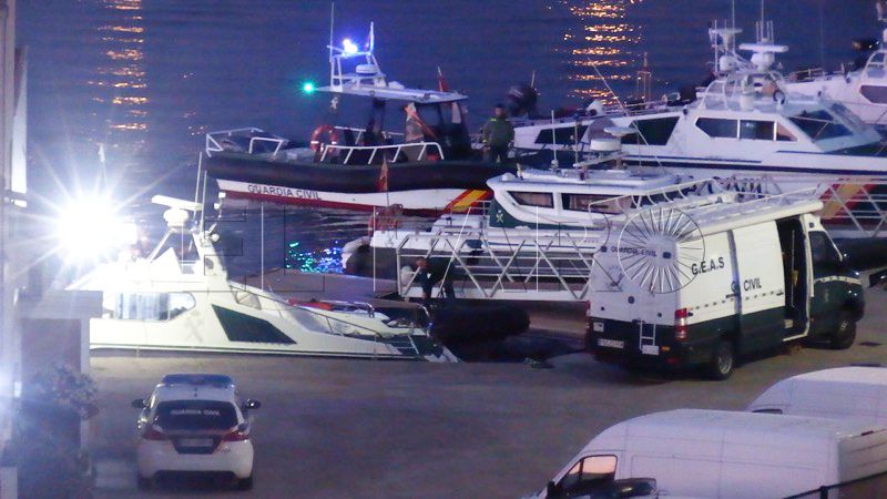 guardia-civil-recupera-cadaver-joven-posiblemente-menor-muelle-002