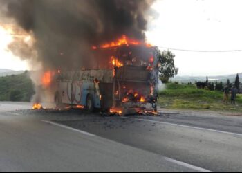 incendio-carretera-autobus-pasajeros-tanger-tetuan