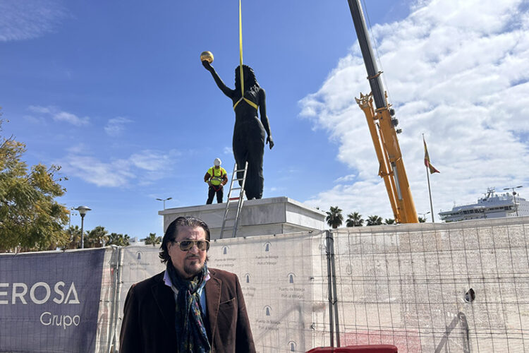 instaladas-esculturas-malaga-polemica-1