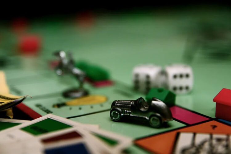 monopoly-vida-real-tablero-inclinado