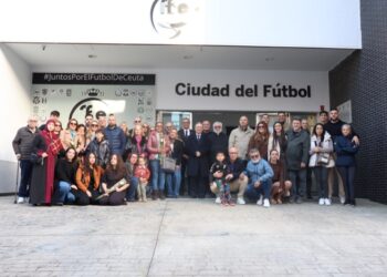 muro-recuerdo-homenaje-personas-dejaron-huella-futbol-ceuti-004