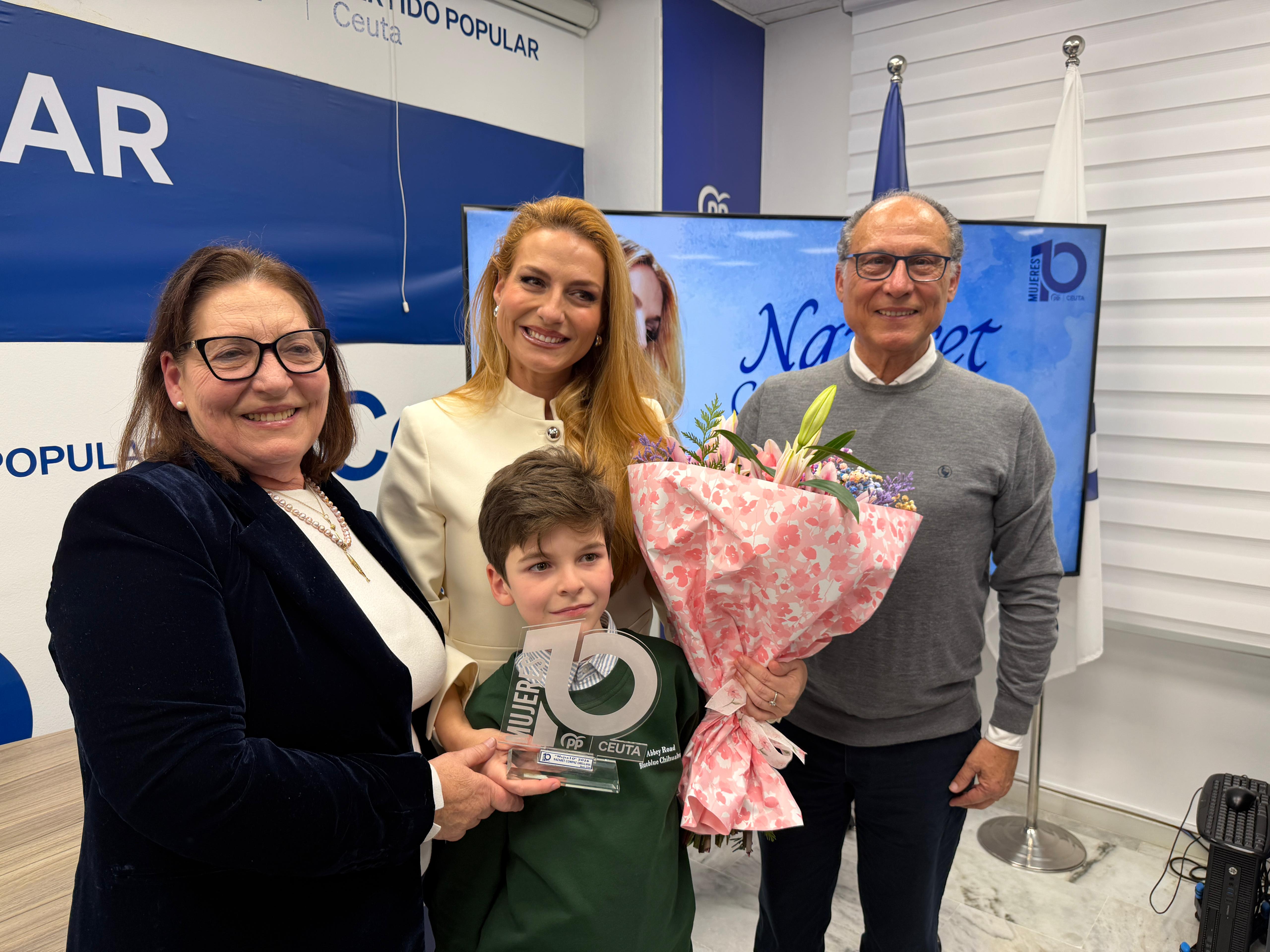 premio-mujer-10-pp-ensalza-talento-constancia-nazaret-compaz-4