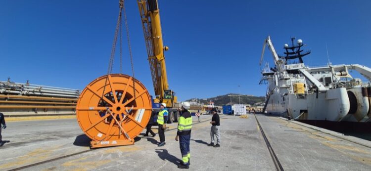 puerto-refuerza-posicion-nodo-logistico-digital-estrecho-002