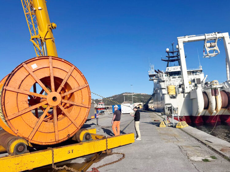 puerto-refuerza-posicion-nodo-logistico-digital-estrecho-003