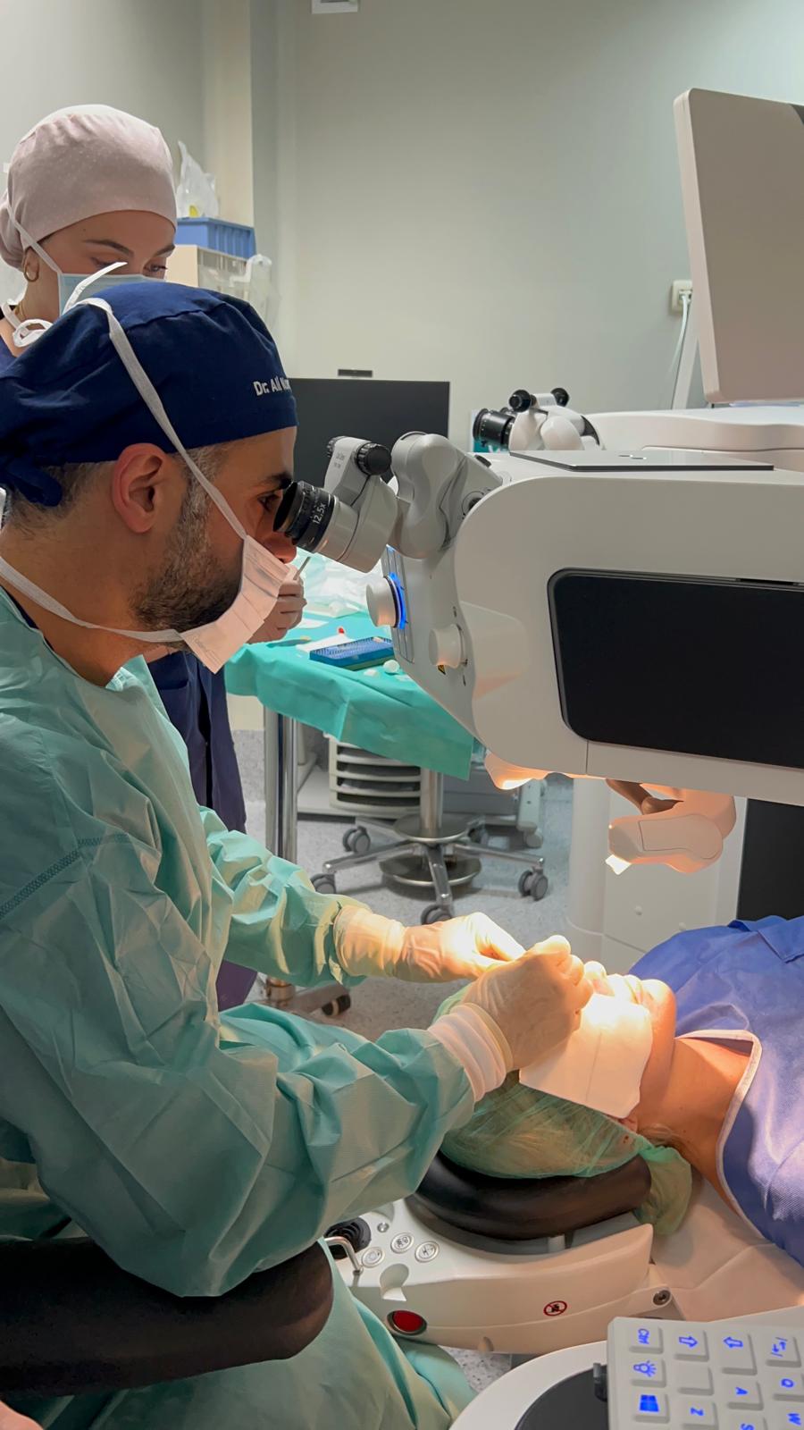quironsalud-campo-gibraltar-incorpora-cirugia-refractiva-laser-vista-2