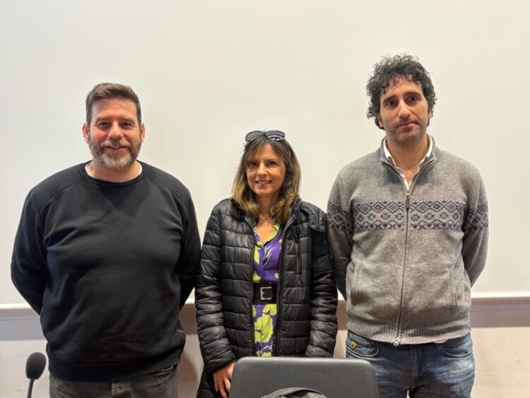 sindicatos-educativos-calendario-mujer-activistas-reclaman-mas-inversion-002