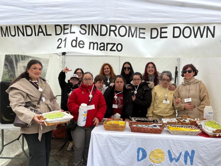 sindrome-down-ceuta-monta-autentica-fiesta-plaza-reyes-033