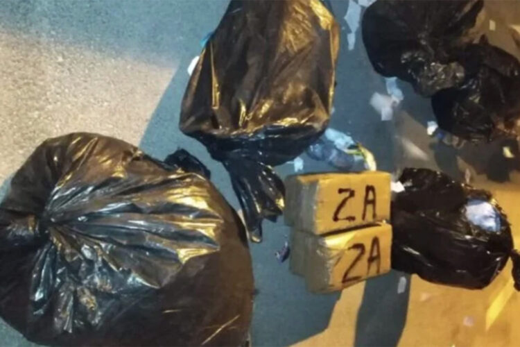traficantes-abandonan-kilos-hachis-contenedor-basura-tanger
