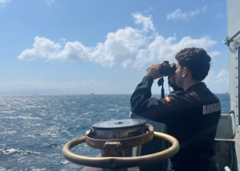 La dotación del ‘Vigía’ durante la monitorización