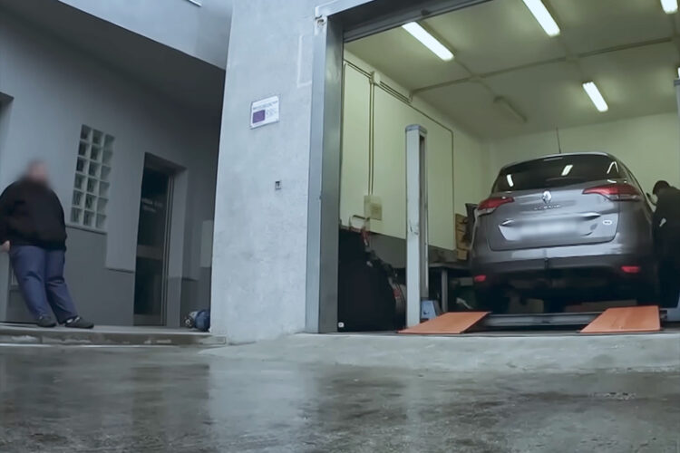 vuelta-tanger-coche-doble-fondo-no-droga-2