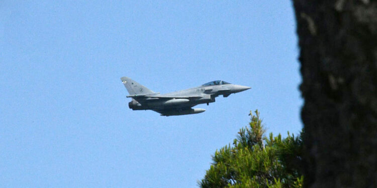 cazas-eurofighter-ejercito-sobrevolado-ceuta