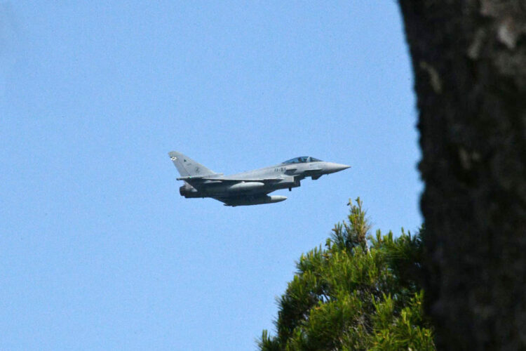 cazas-eurofighter-ejercito-sobrevolado-ceuta